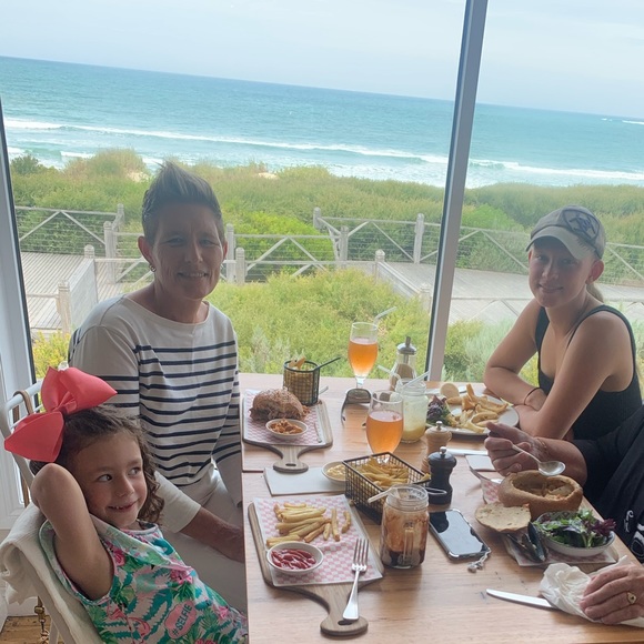 Meet your Posher, Simone - Picture 1 of 1